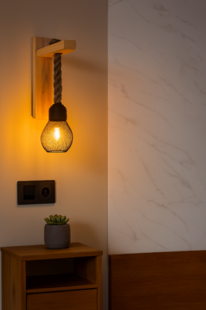 APLIQUE DE PARED RÚSTICO DE CUERDA Y MADERA